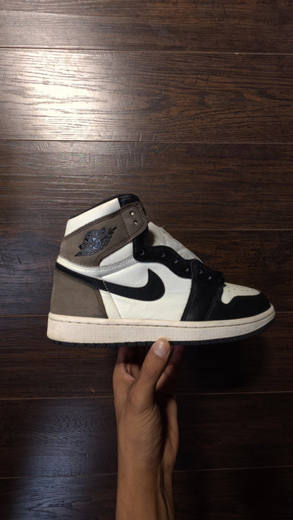 Jordan 1 Retro High OG Dark Mocha [USED] - 9 M