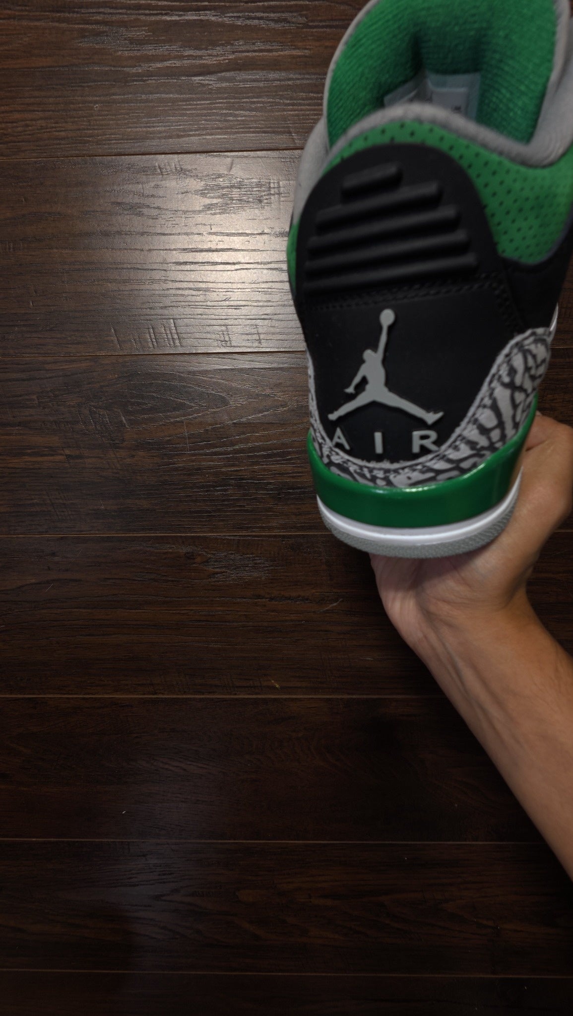 Jordan 3 Retro Pine Green [USED] - 9 M