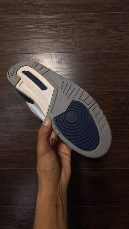 Jordan 3 Retro Midnight Navy [USED] - 9 M