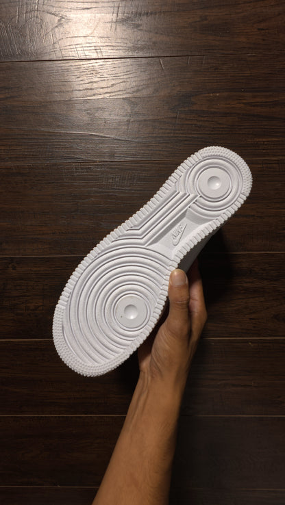 Nike Air Force 1 Low '07 White [NEW] - 9M/10M/10.5M