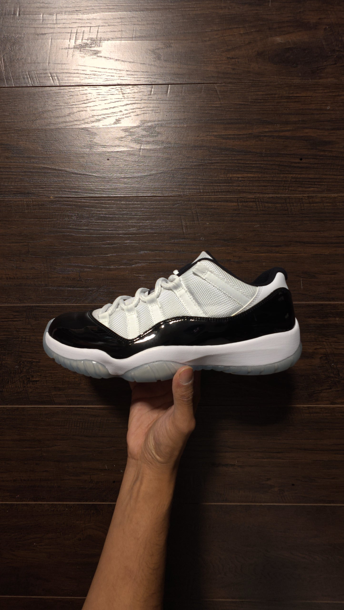 Jordan 11 Retro Low Concord [NEW] - 9.5 M