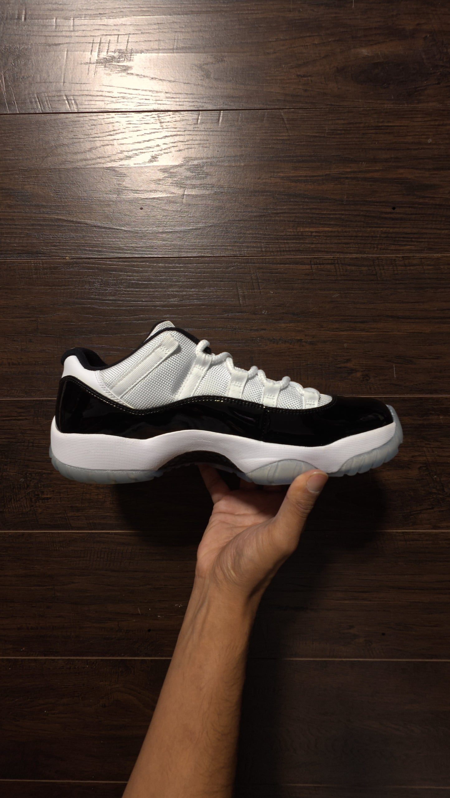 Jordan 11 Retro Low Concord [NEW] - 9.5 M