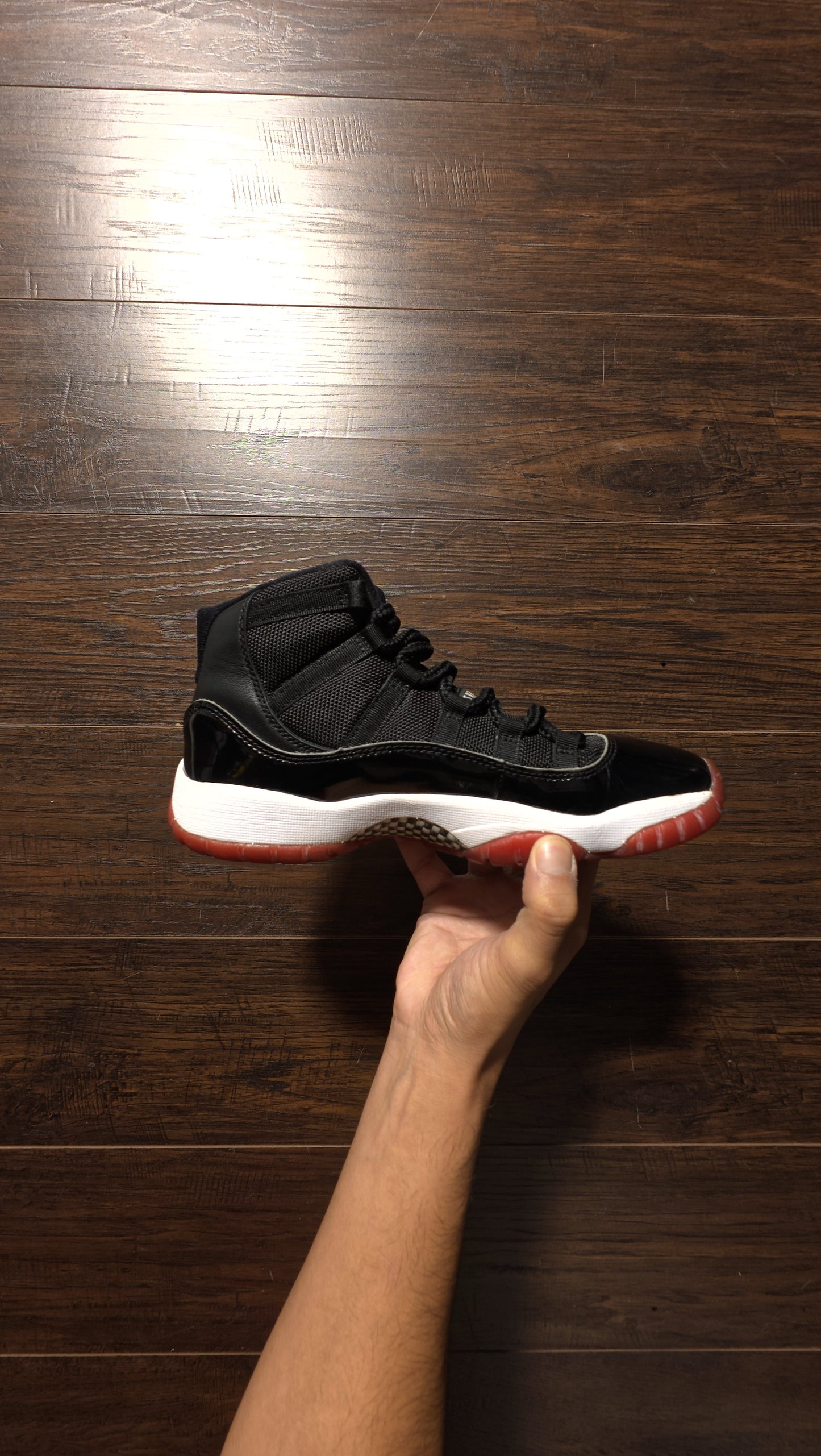Jordan 11 Retro Playoffs Bred (2019) (GS) [USED] - 5.5Y