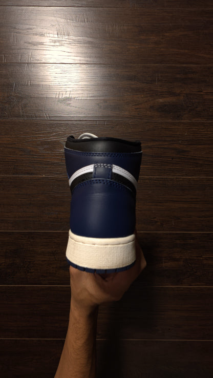 Jordan 1 Retro High OG Midnight Navy (GS) [USED] - 7Y