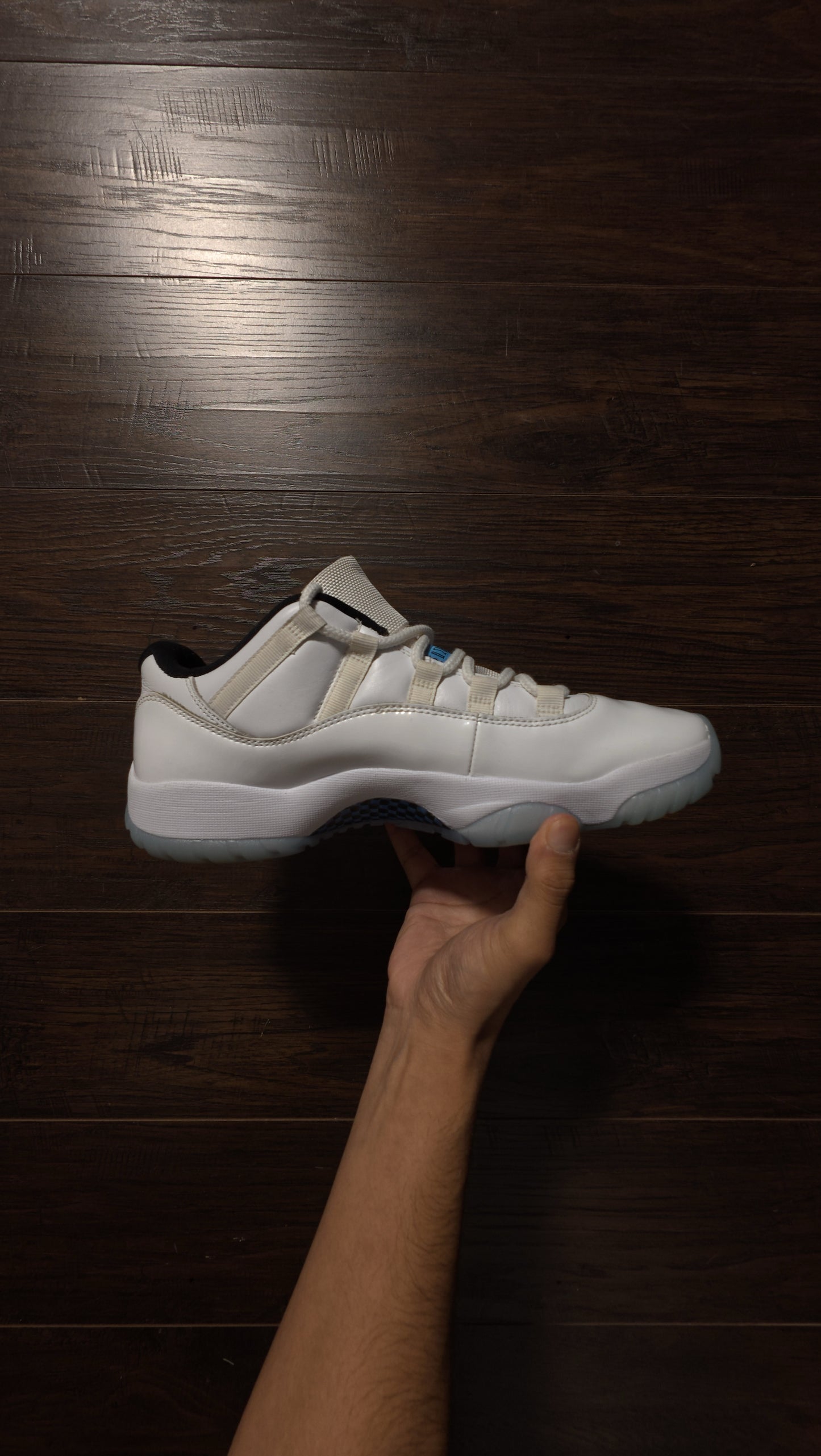 Jordan 11 Retro Low Legend Blue [USED] - 9.5 M