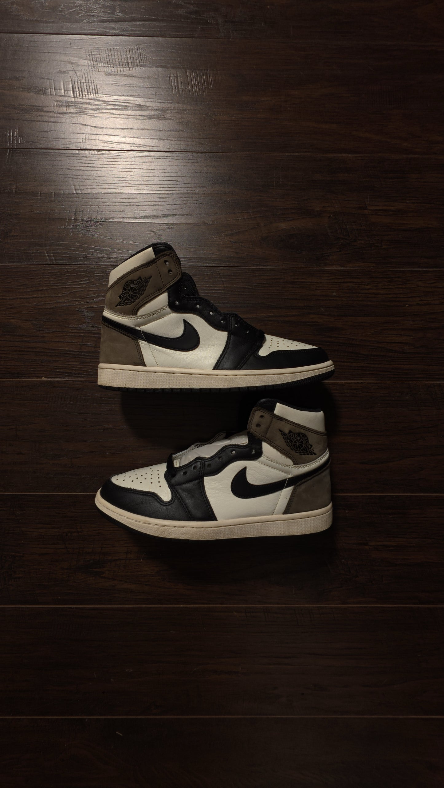 Jordan 1 Retro High OG Dark Mocha [USED] - 9 M