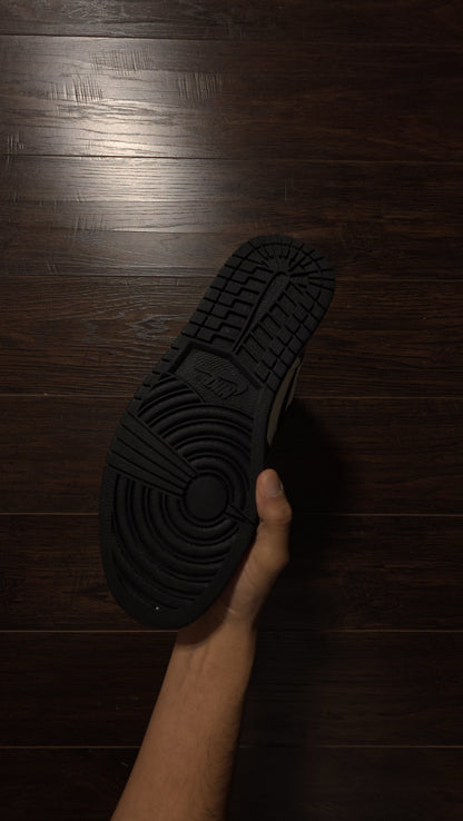 Jordan 1 Retro High OG Dark Mocha [USED] - 9 M