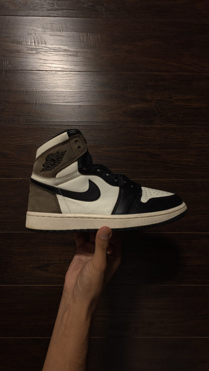 Jordan 1 Retro High OG Dark Mocha [USED] - 9 M