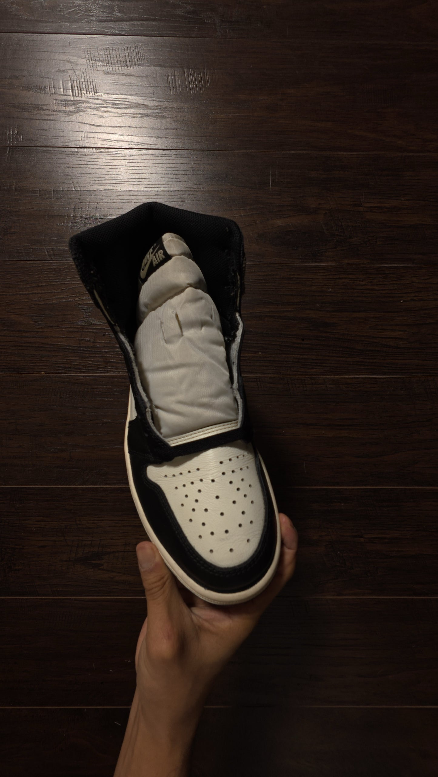 Jordan 1 Retro High OG Dark Mocha [USED] - 9 M