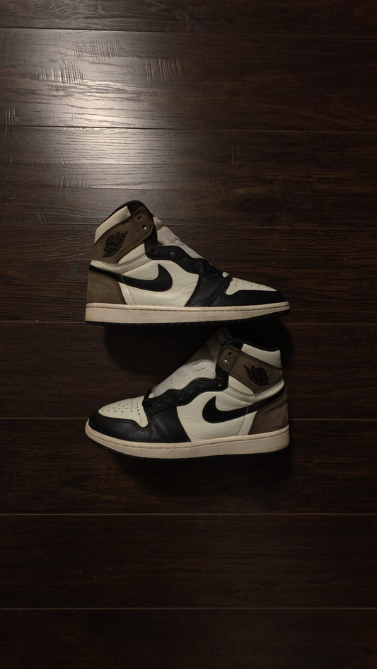 Jordan 1 Retro High OG Dark Mocha [USED] - 9.5 M