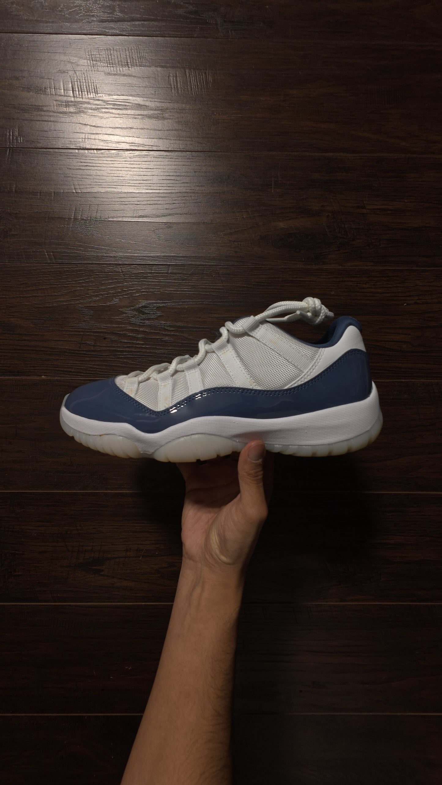 Jordan 11 Retro Low Diffused Blue [USED] - 9.5 M