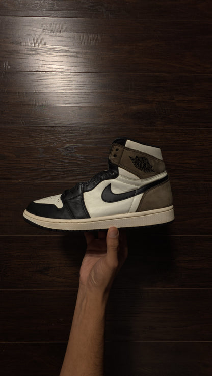 Jordan 1 Retro High Dark Mocha [USED] - 10.5 M