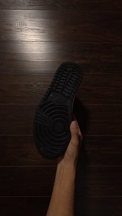 Jordan 1 Retro High Dark Mocha [USED] - 10.5 M
