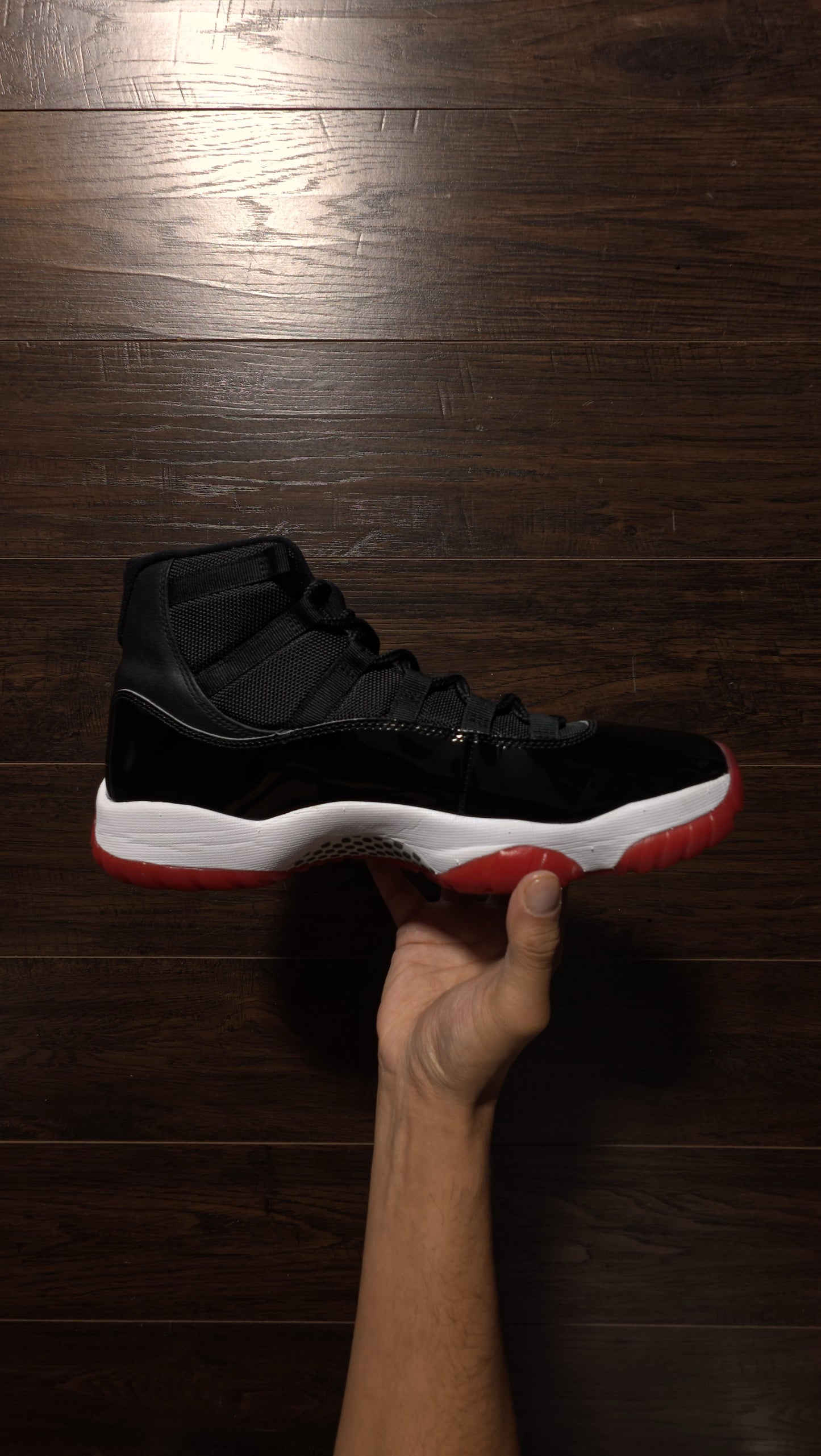 Jordan 11 Retro Playoffs Bred (2019) [USED] – 11M