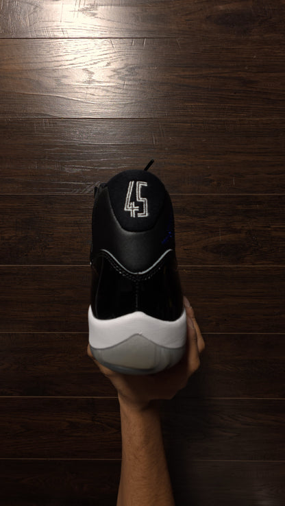 Jordan 11 Retro Space Jam (2016) [USED] – 11M