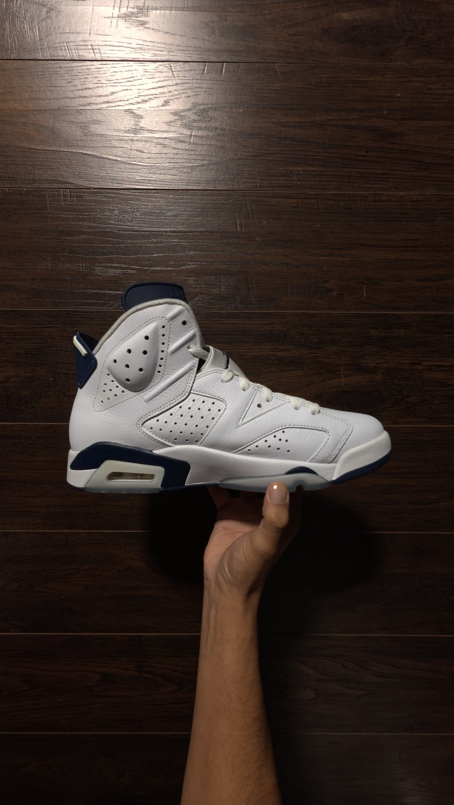 Jordan 6 Retro Midnight Navy (2022) [USED] – 11M