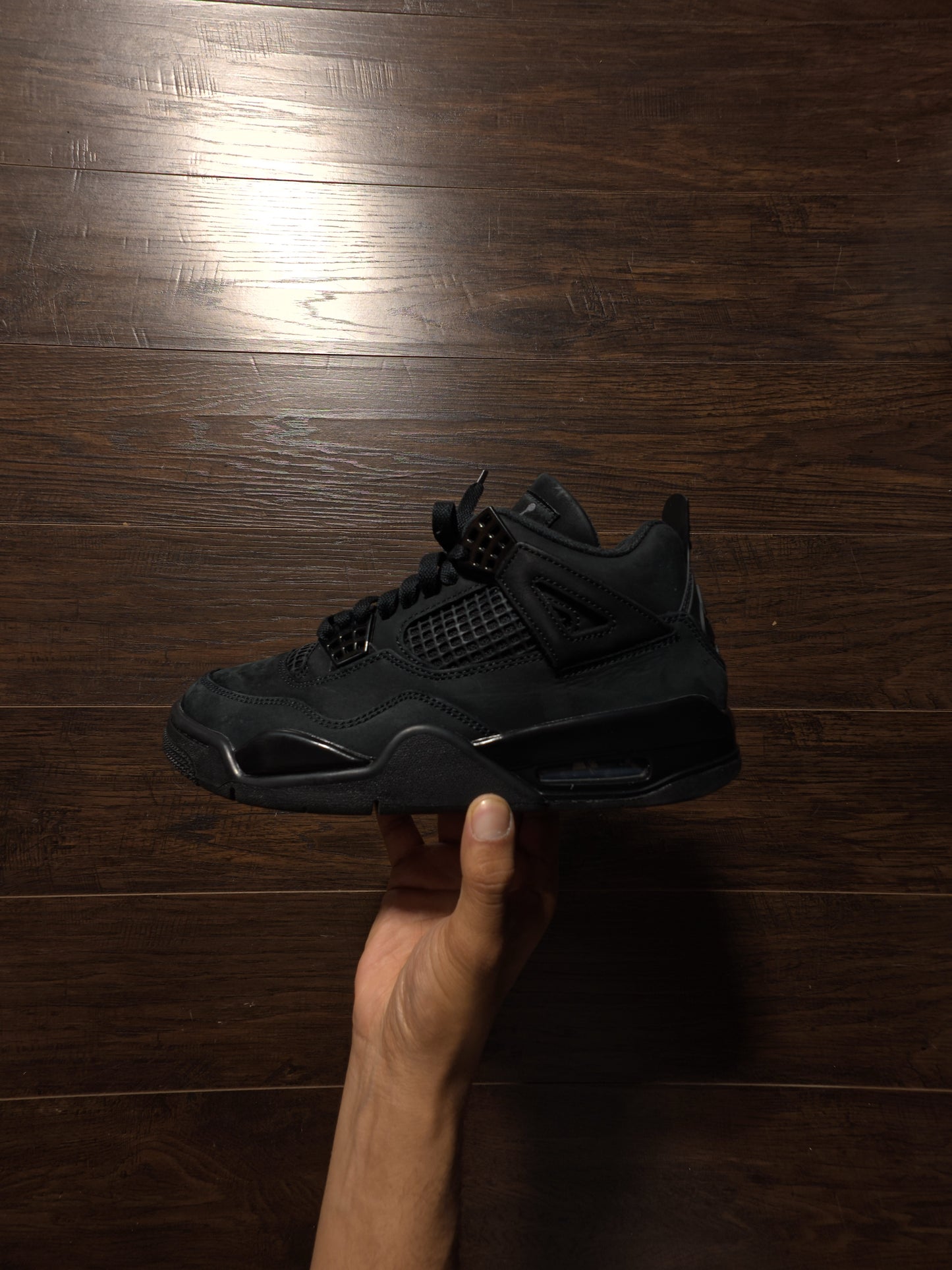 Jordan 4 Retro Black Cat (2025) [USED] - 7.5M