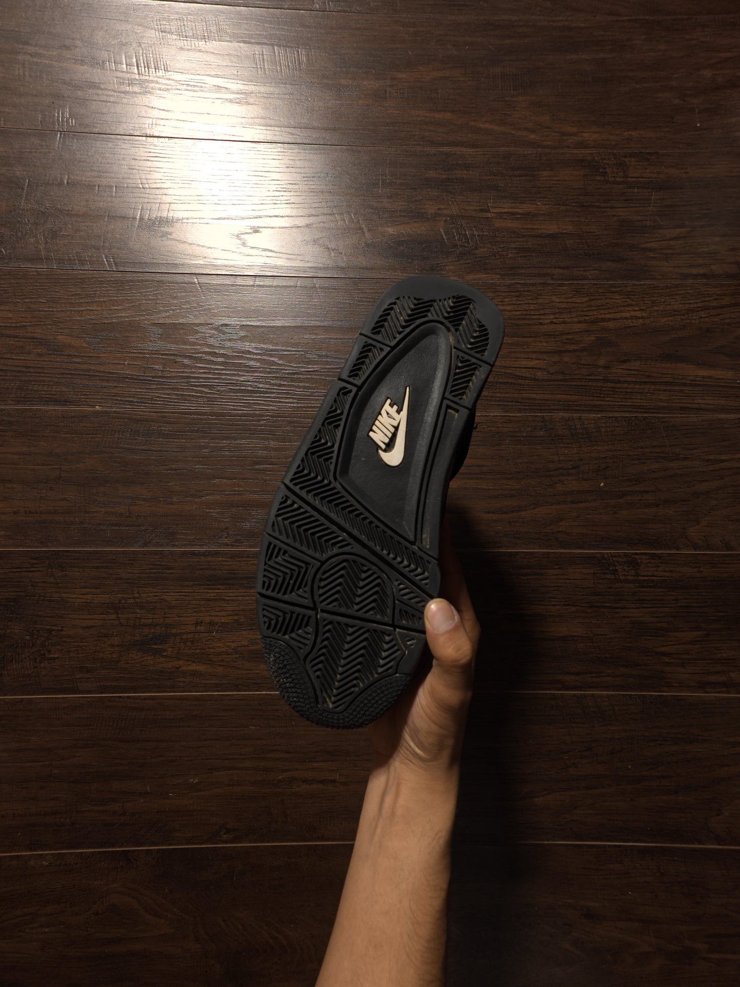 Jordan 4 Retro Black Cat (2025) [USED] - 7.5M