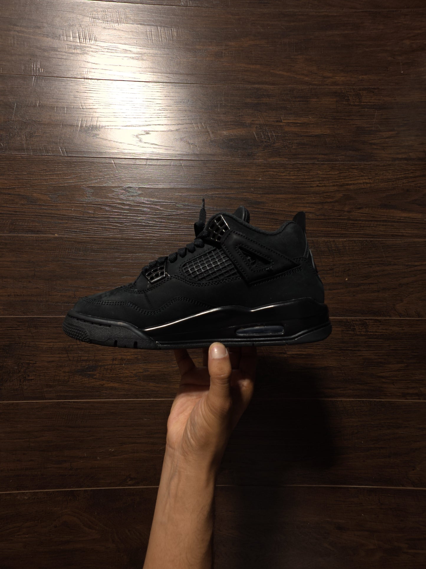 Jordan 4 Retro Black Cat (2025) [USED] - 7.5M