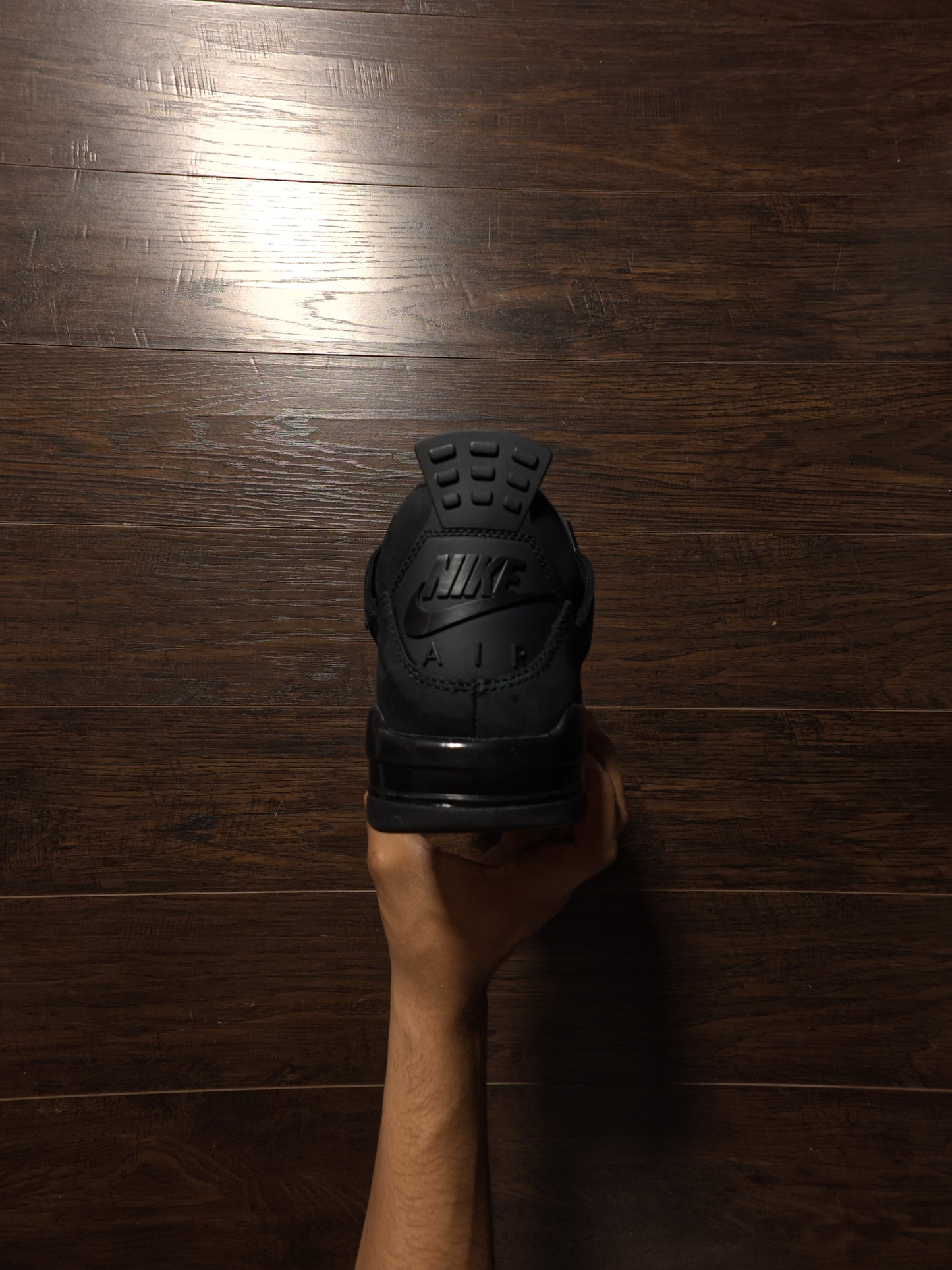 Jordan 4 Retro Black Cat (2025) [USED] - 7.5M