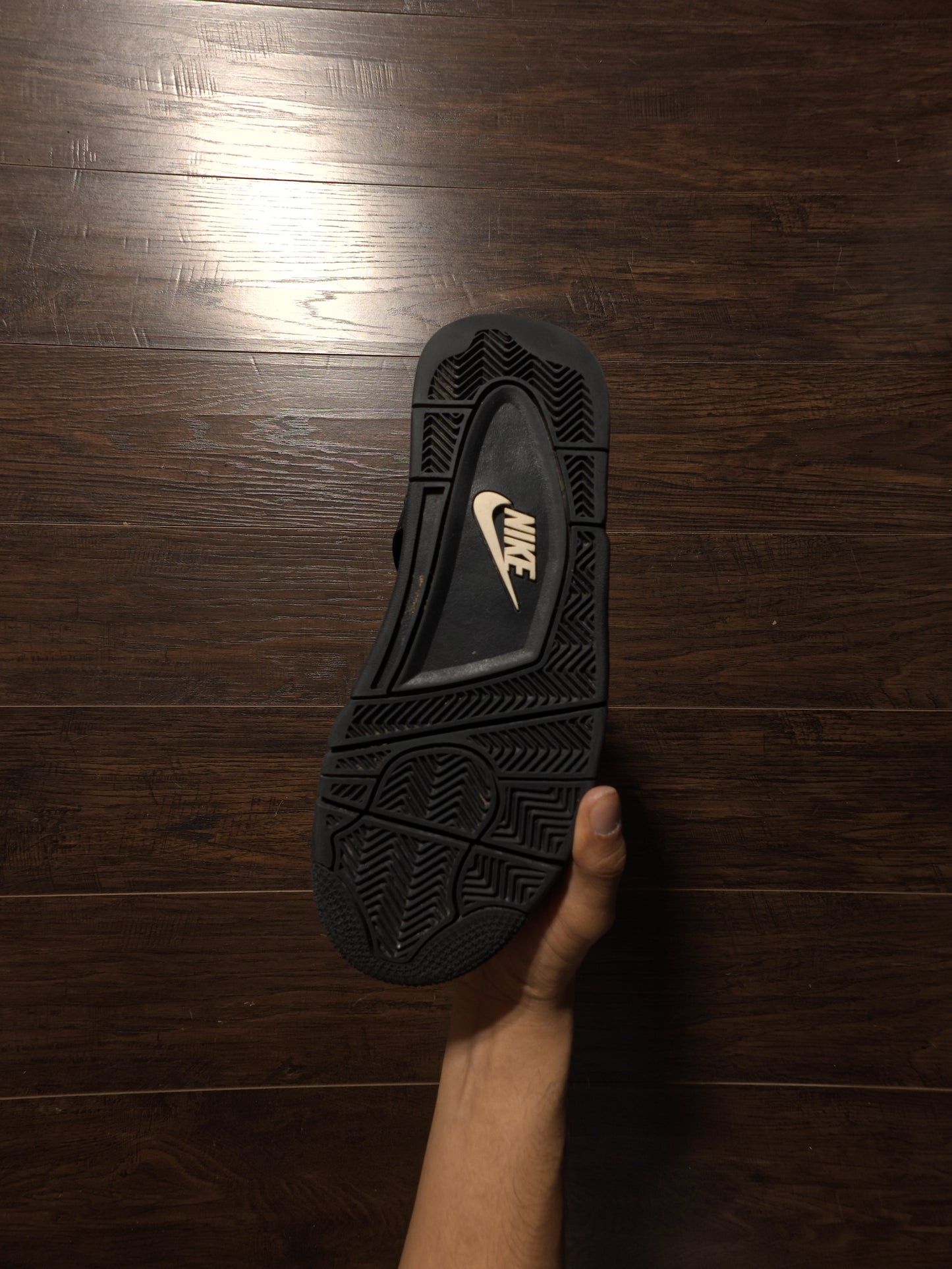 Jordan 4 Retro Black Cat (2025) [USED] - 7.5M