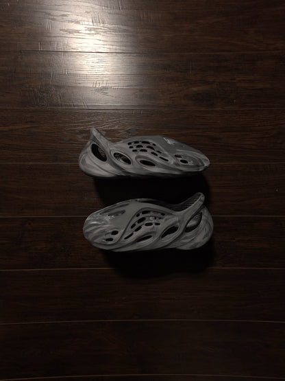 adidas Yeezy Foam RNR MX Granite [NEW] – 12M