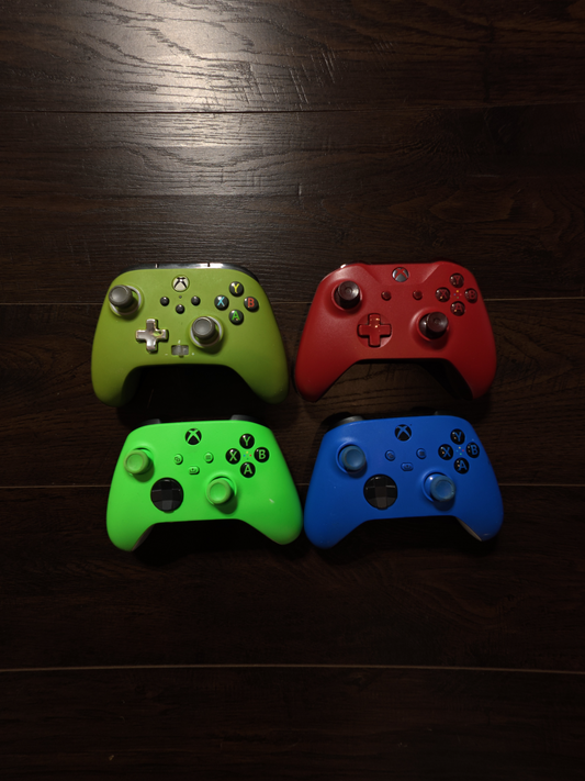 Xbox Wireless Controller Bundle – Red, Shock Blue, Electric Volt & Green + Rechargeable Battery Charging Station with 2 Battery Packs [USED]