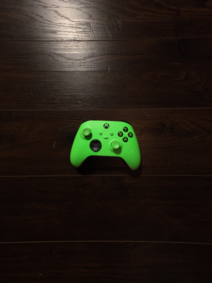 Xbox Wireless Controller Bundle – Red, Shock Blue, Electric Volt & Green + Rechargeable Battery Charging Station with 2 Battery Packs [USED]