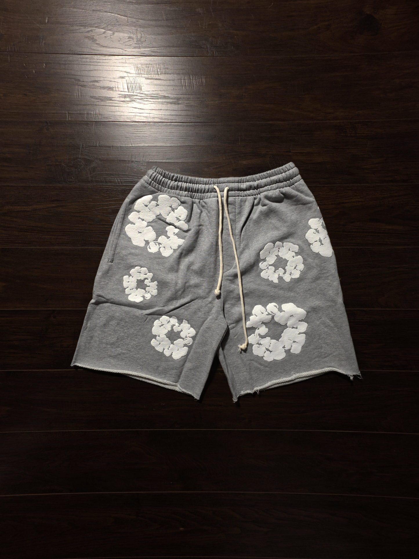 Denim Tears The Cotton Wreath Shorts Grey [NEW]