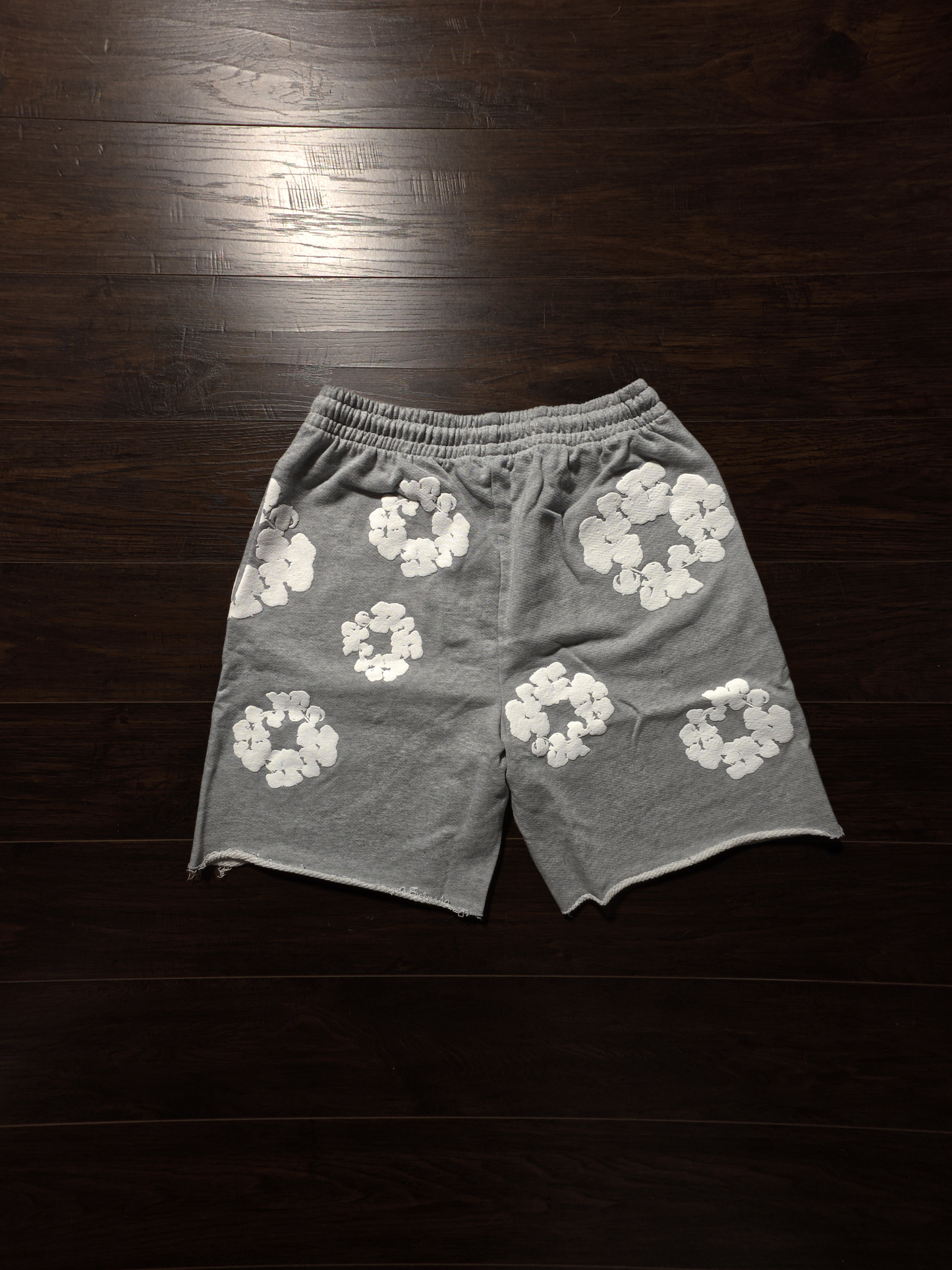 Denim Tears The Cotton Wreath Shorts Grey [NEW]