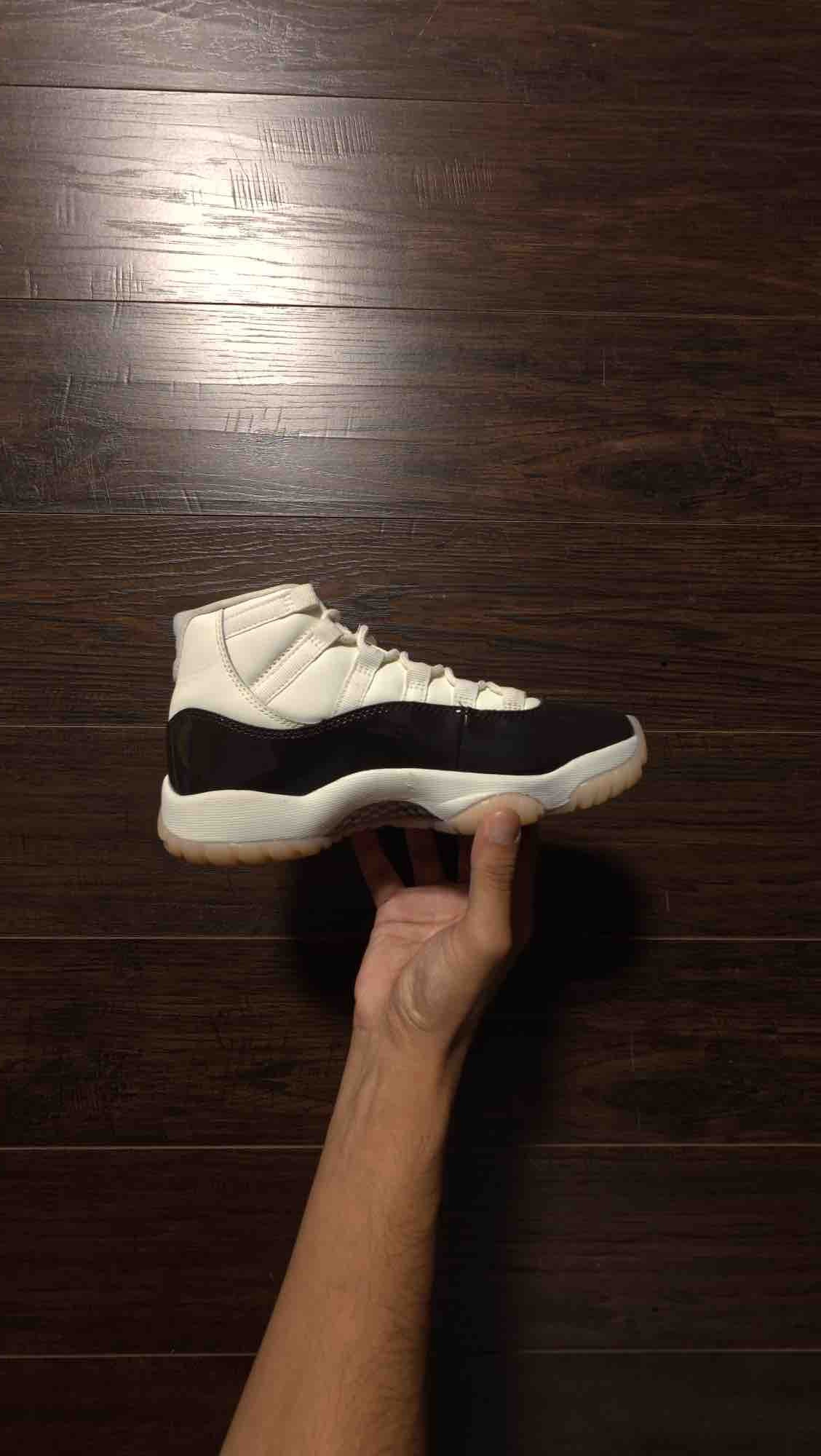 Jordan 11 Retro Neapolitan (Women's) [USED] - 6W