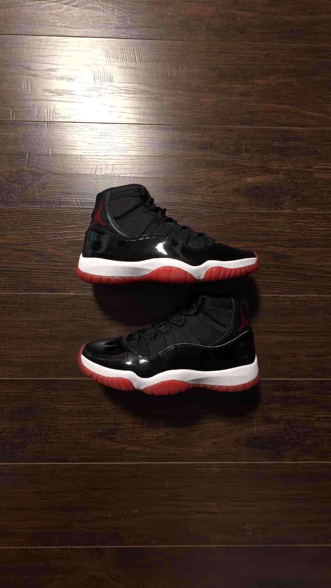 Jordan 11 Retro Playoffs Bred (2019) [USED] - 9 M