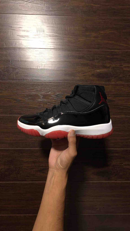 Jordan 11 Retro Playoffs Bred (2019) [USED] - 9 M