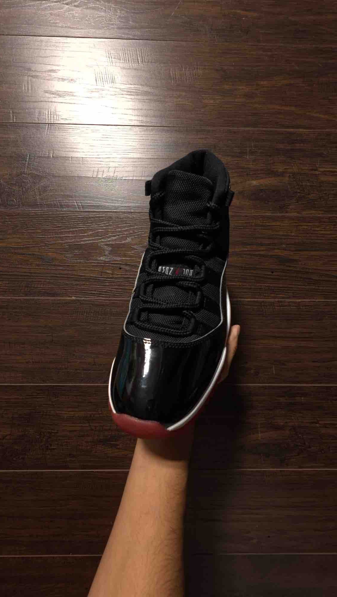 Jordan 11 Retro Playoffs Bred (2019) [USED] - 9 M