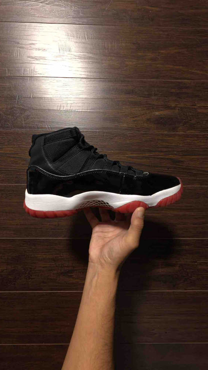 Jordan 11 Retro Playoffs Bred (2019) [USED] - 9 M