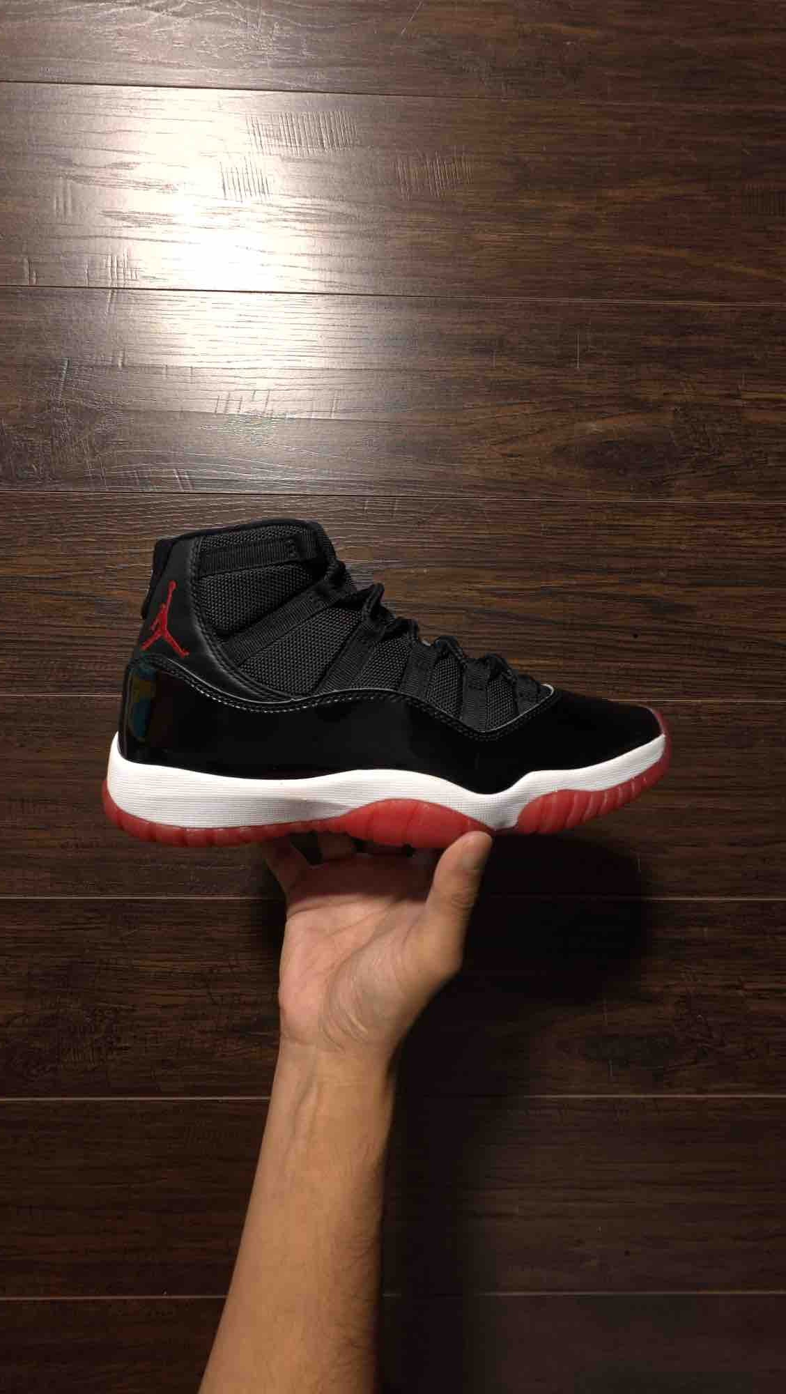 Jordan 11 Retro Playoffs Bred (2019) [USED] - 9 M