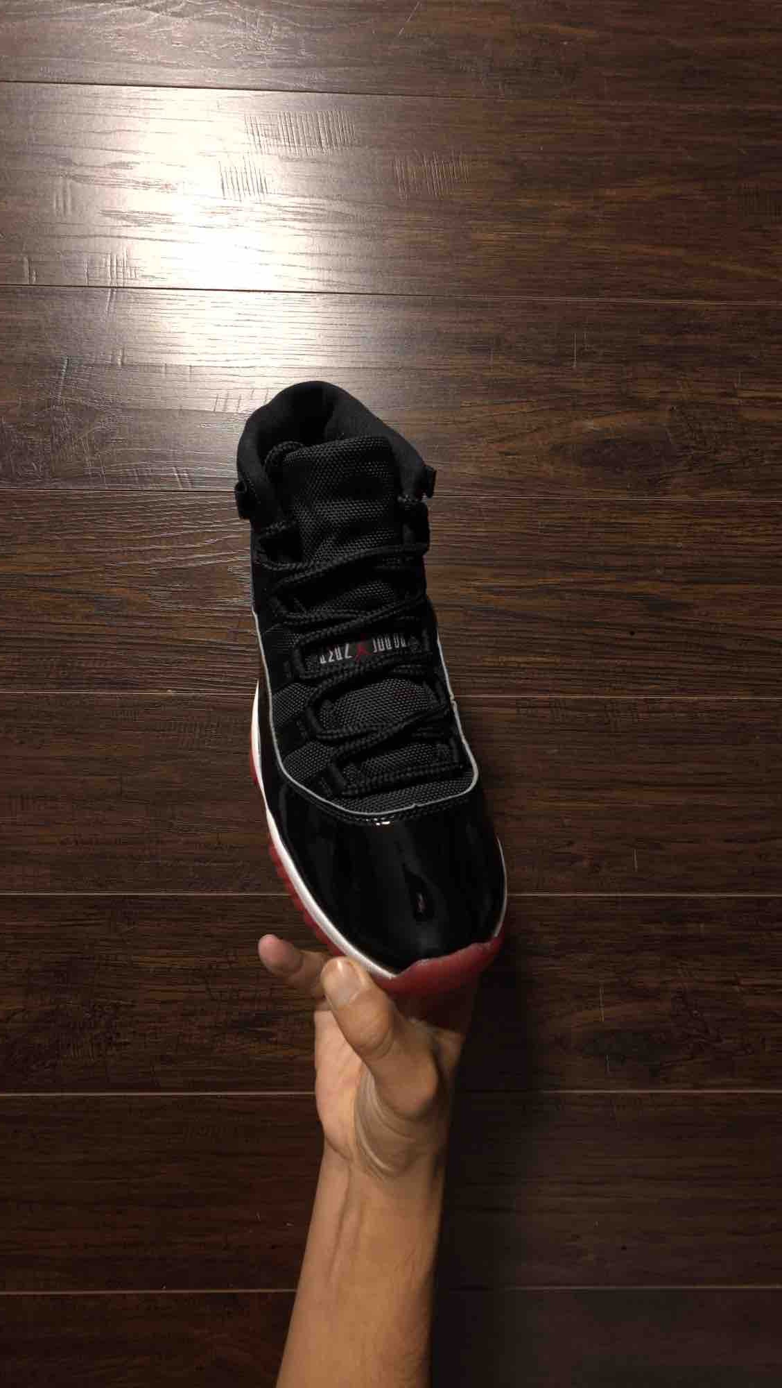 Jordan 11 Retro Playoffs Bred (2019) [USED] - 9 M