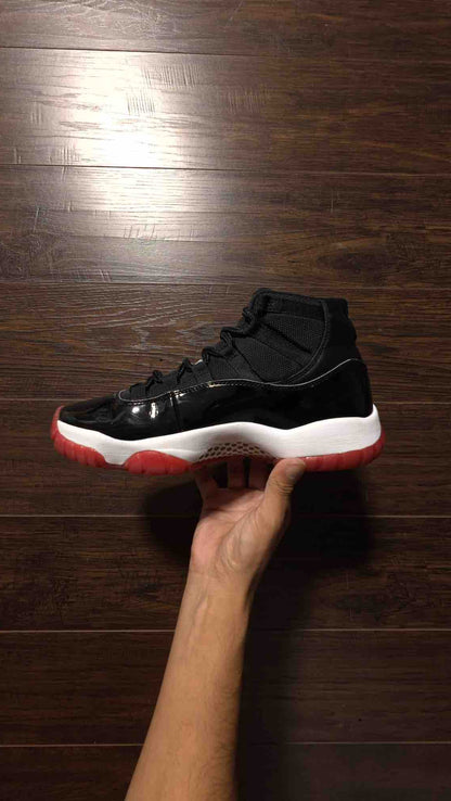 Jordan 11 Retro Playoffs Bred (2019) [USED] - 9 M