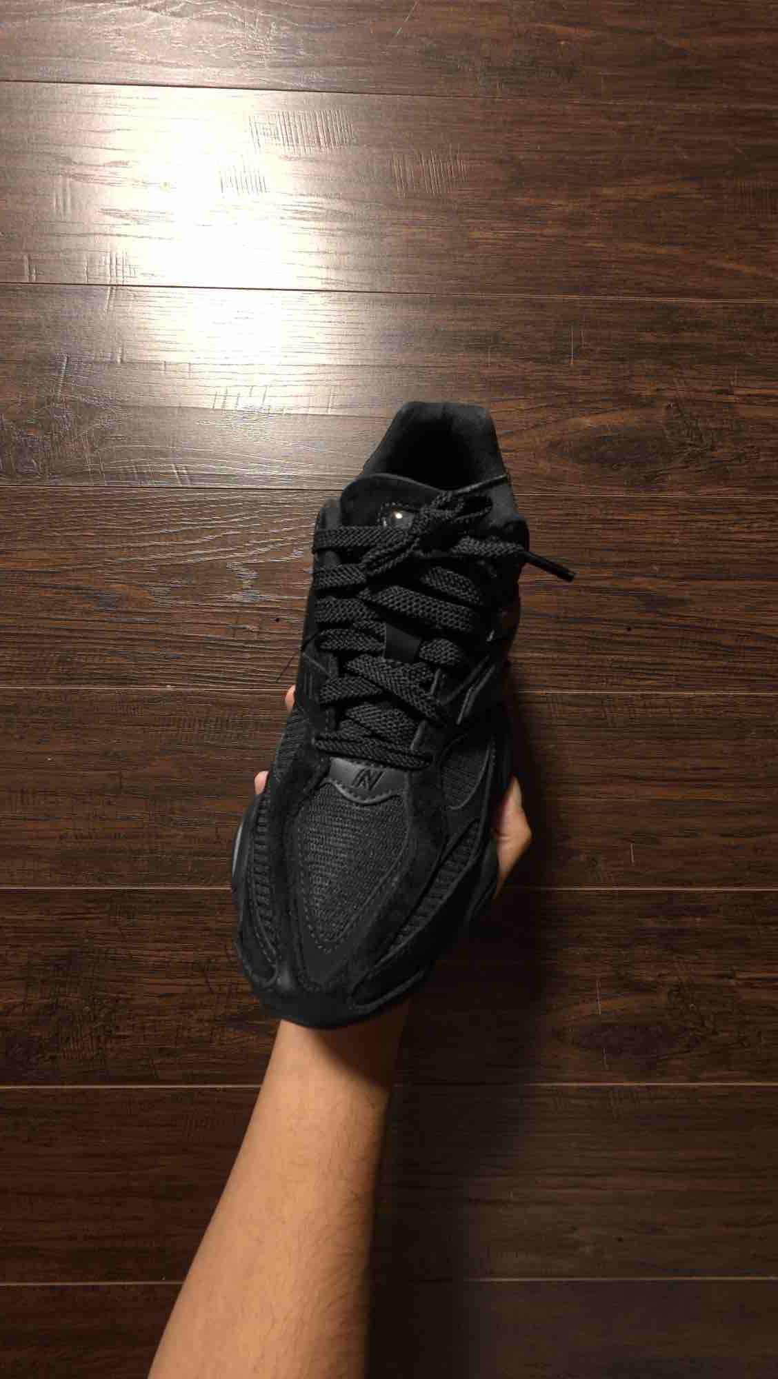 New Balance 9060 Triple Black [USED] - 8.5 M
