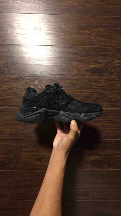 New Balance 9060 Triple Black [USED] - 8.5 M