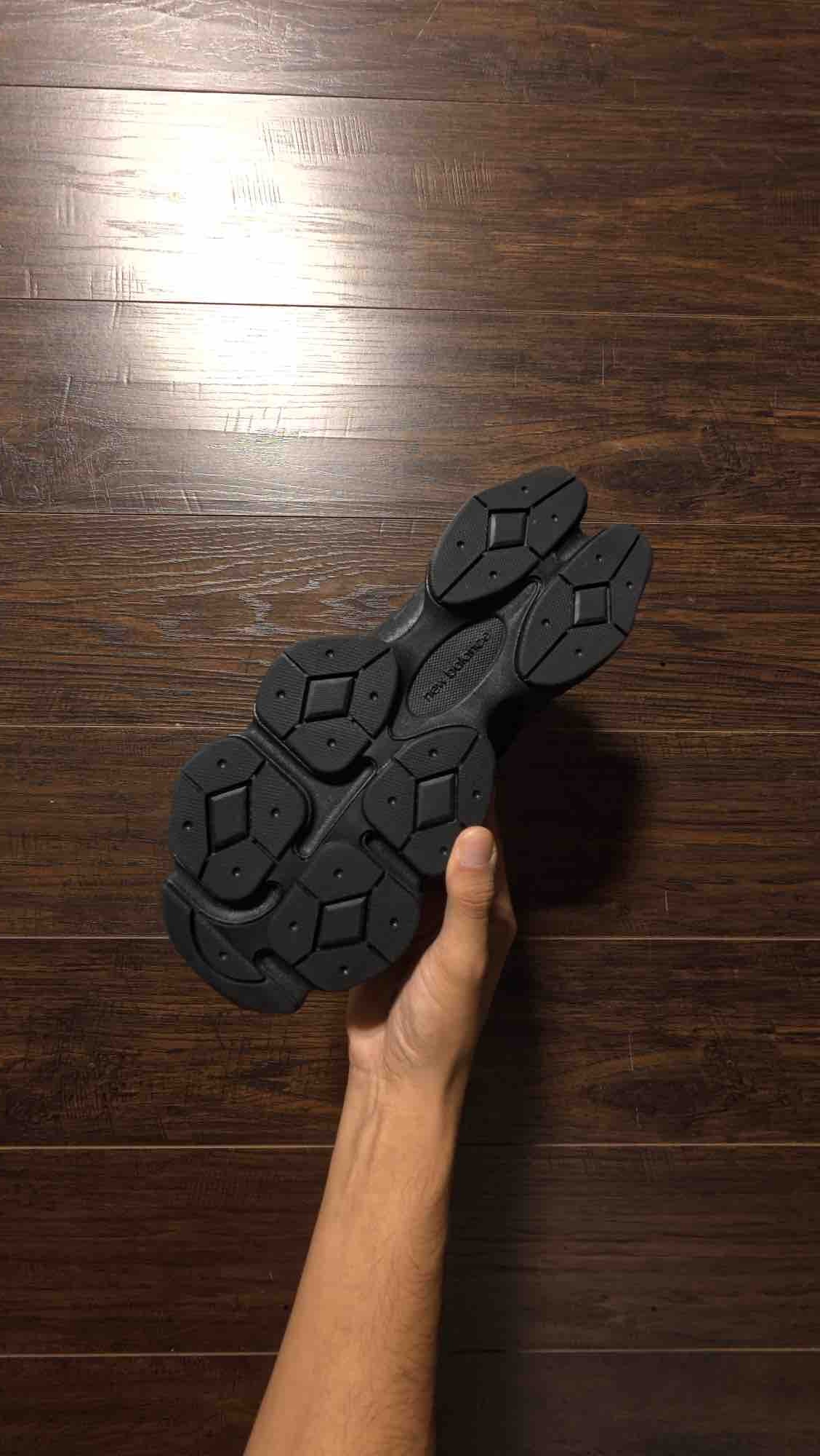 New Balance 9060 Triple Black [USED] - 8.5 M