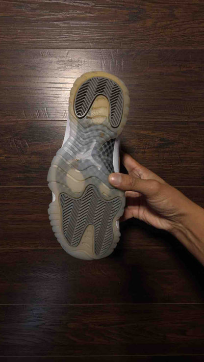 Jordan 11 Retro Cool Grey (2021) [USED] - 6 Y