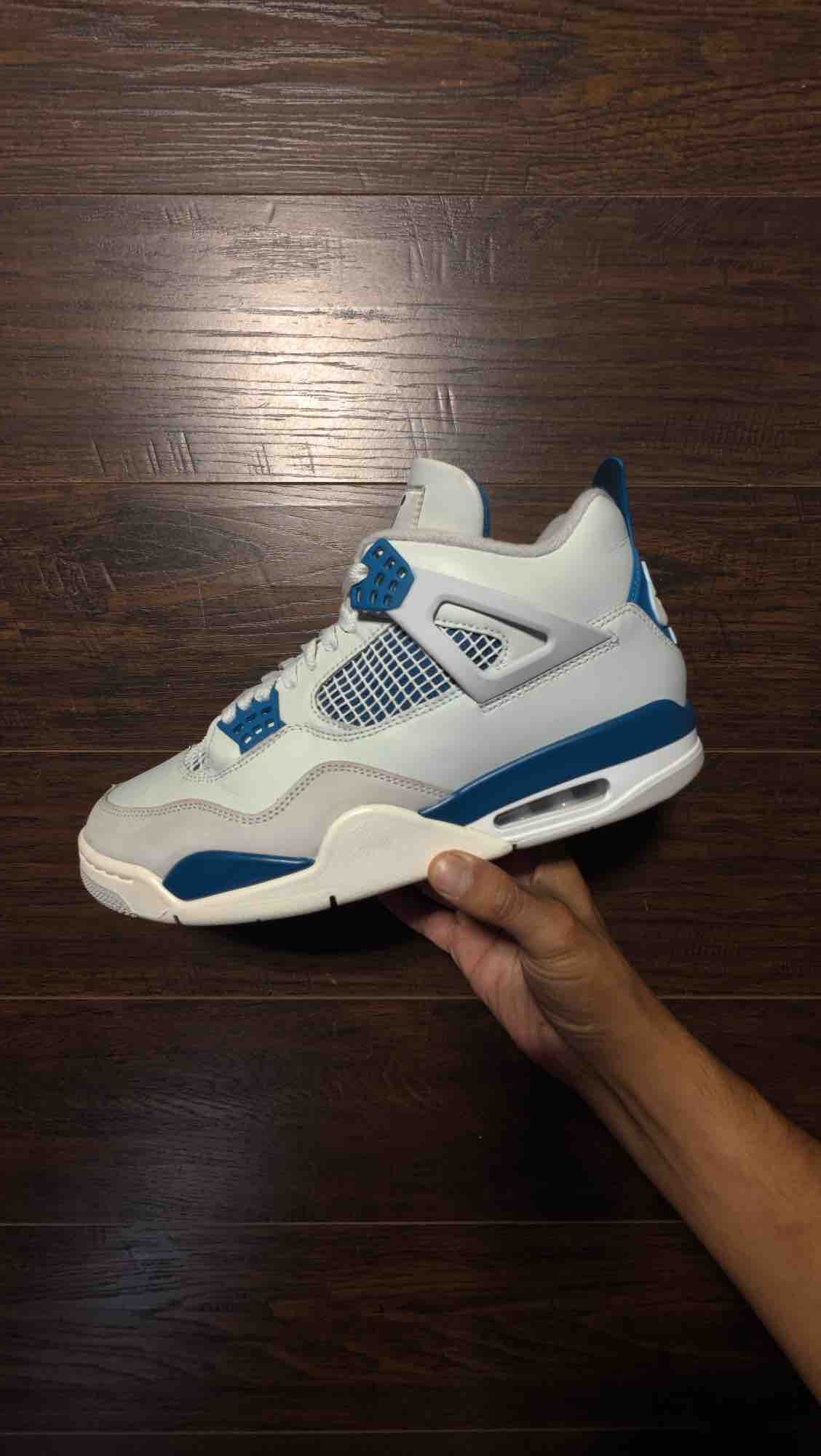 Jordan 4 Retro Military Blue (2024) [USED] - 10.5 M