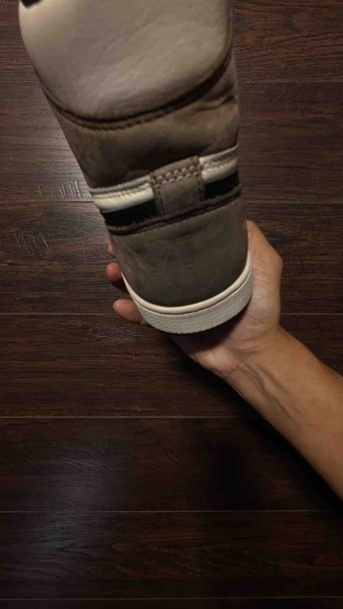 Jordan 1 Retro High Dark Mocha [USED] - 10.5 M