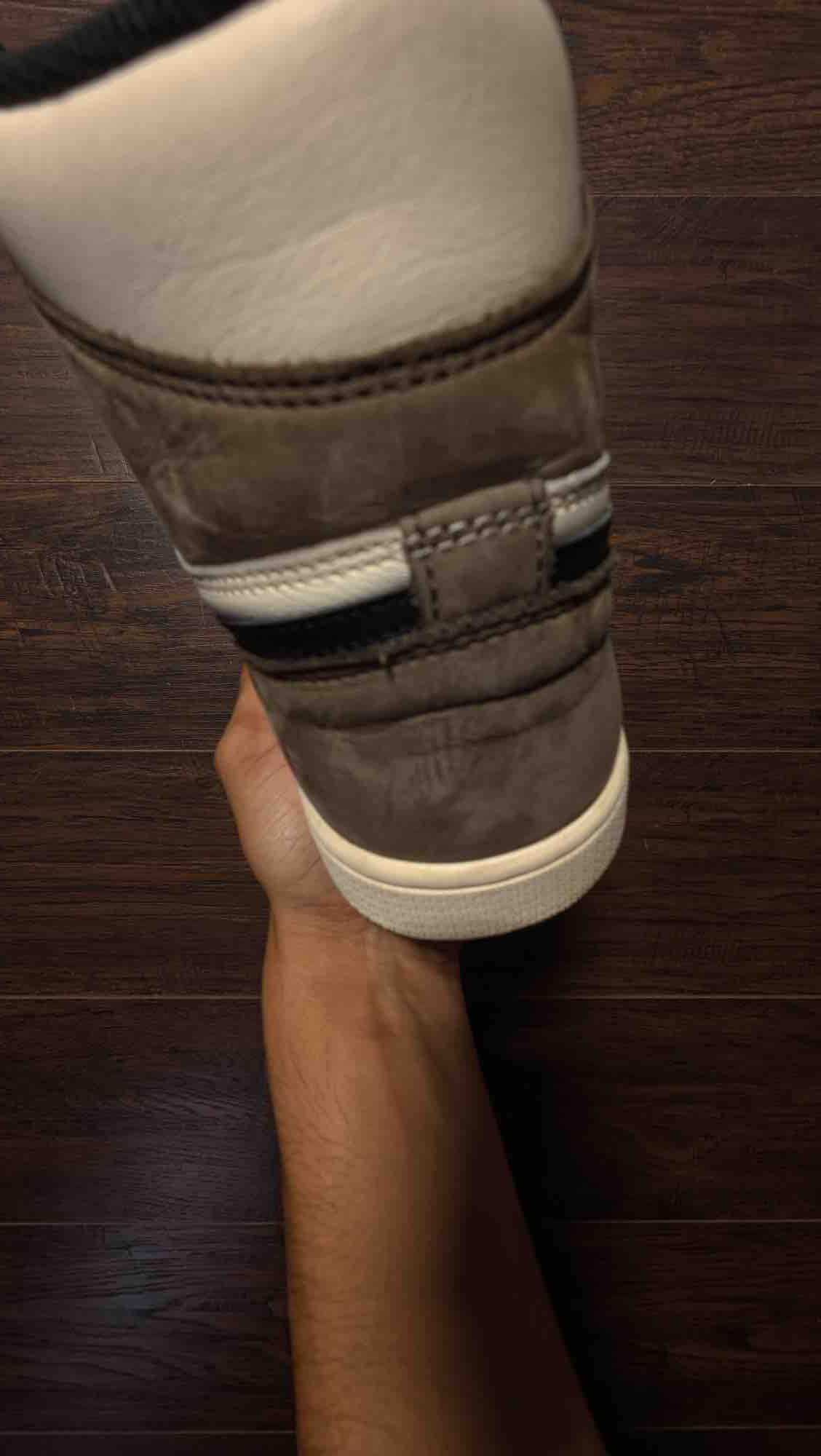 Jordan 1 Retro High Dark Mocha [USED] - 10.5 M