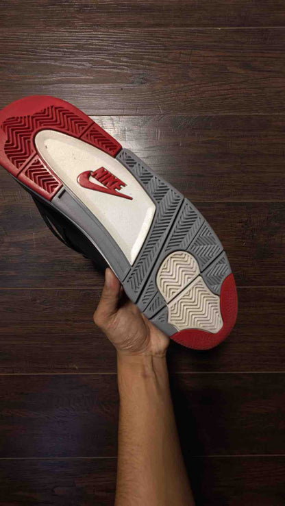 Jordan 4 Retro Bred (2019) [USED] - 11 M