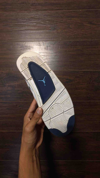 Jordan 4 Retro Columbia (2015) [USED] - 8.5 M