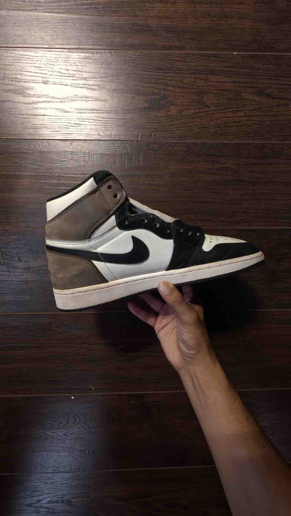 Jordan 1 Retro High OG Dark Mocha [USED] - 9.5 M