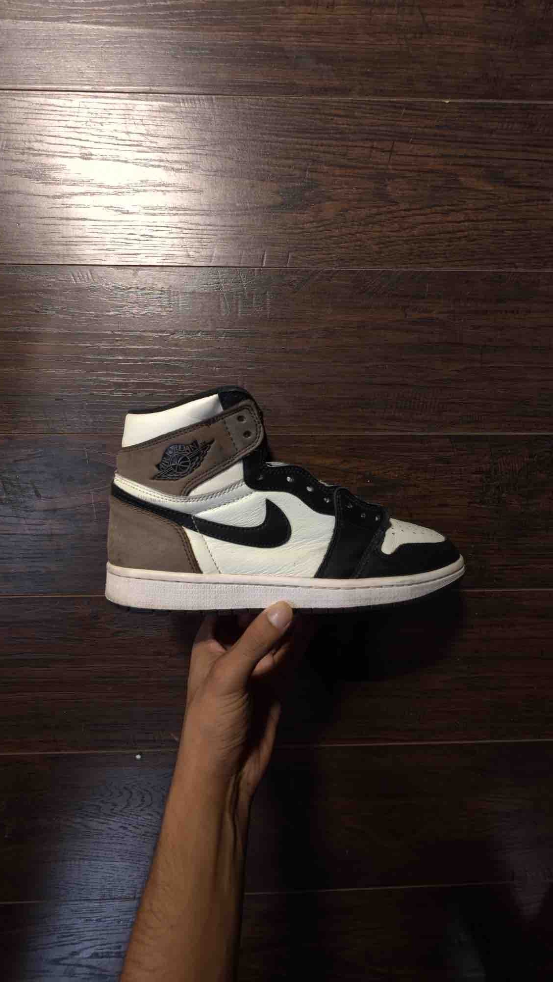 Jordan 1 Retro High OG Dark Mocha [USED] - 9.5 M