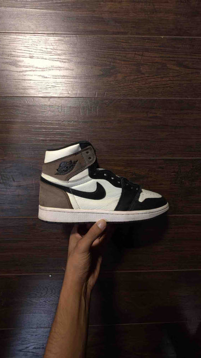 Jordan 1 Retro High OG Dark Mocha [USED] - 9.5 M